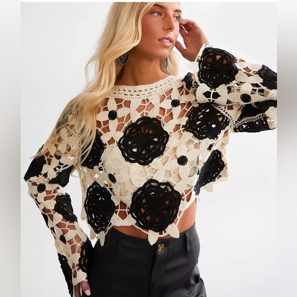 Luxe Tops - C29- Luxe Women’s Large Luxe Black and Cream Floral Crochet Blouse